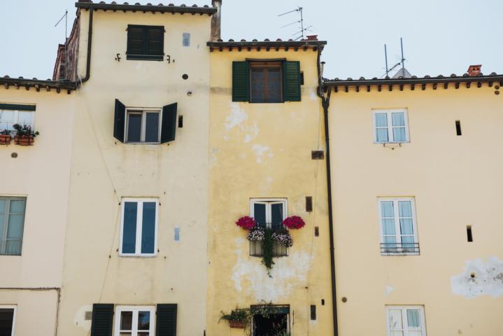 Lucca Häuser rund um Piazza dell‘ Anfiteatro 