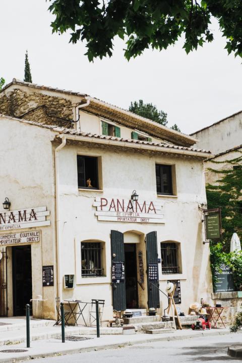 Laden in Lourmarin Provence the alkamals