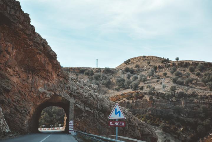 Bergtunnel Marokko thealkamalsontheroad