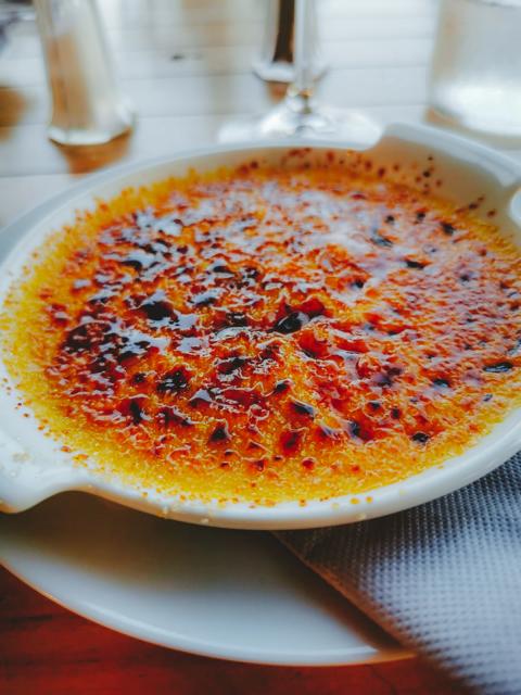 Creme Brûlée als Dessert Korsika thealkamalsontheroad