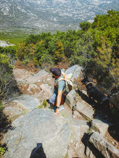 steiler Abstieg Capu di a Veta Korsika thealkamalsontheroad