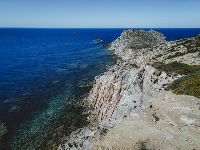 weiße Klippen Isola di San Pietro Sardinien thealkamalsontheroad