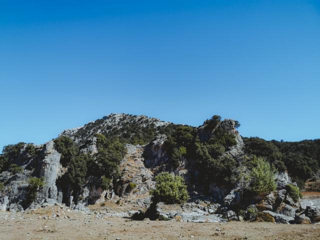 Skurille Felsformationen nahe Fennau Sardinien thealkamalsontheroad