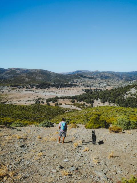 Blick vom Hügel nach Fennau Sardinien thealkamalsontheroad