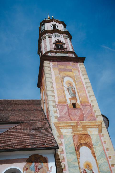 Kirche in Mittenwald Alpen thealkamalsontheroad