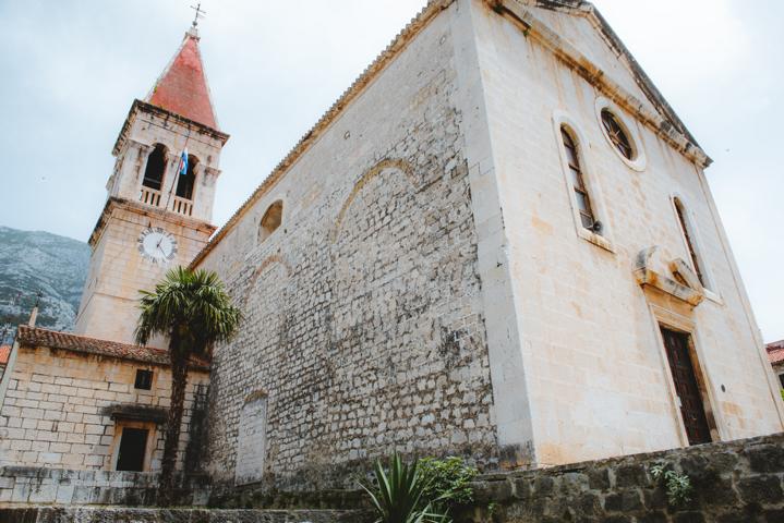 Kathedrale von Makarska mit Kloster Kroatien thealkamalsontheroad