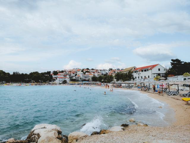 Strand von Primosten Kroatien thealkamalsontheroad