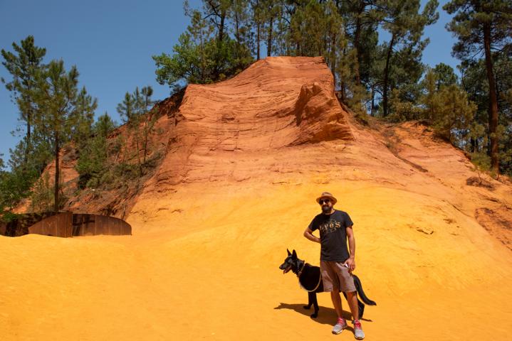 Roussillon & Colorado Provençale mit Hund