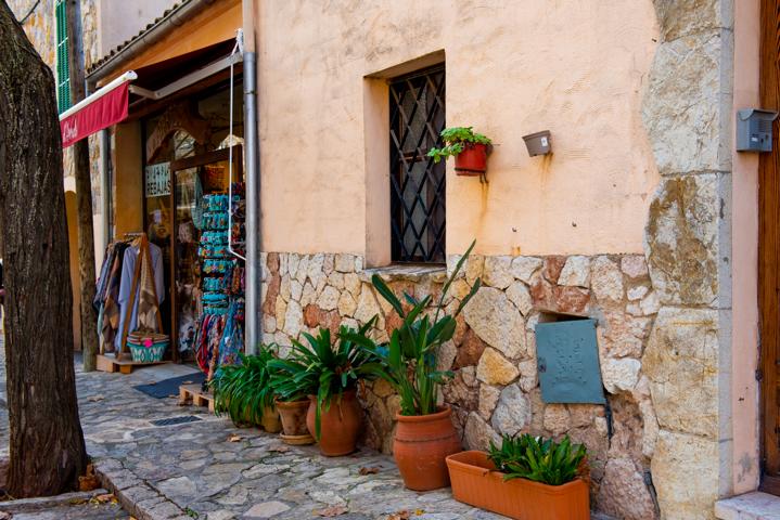 Shops in Valldemossa Mallorca thealkamalsontheroad