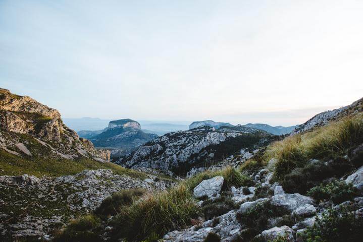 Blick zurück zum Tafelberg Tossals Verds Mallorca thealkamalsontheroad