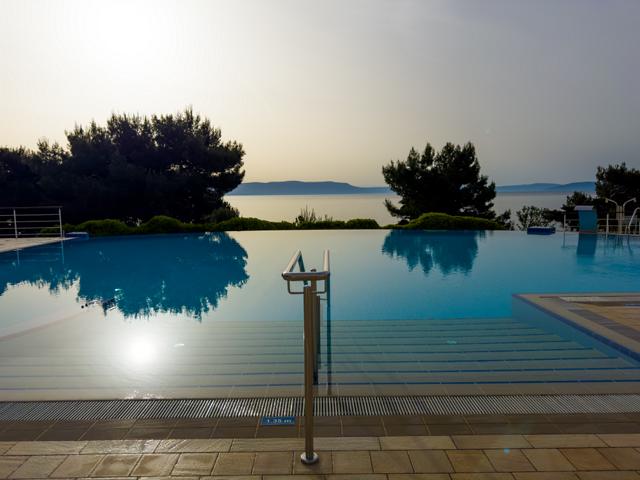 valamar-rabac-kroatien-thealkamalsontheroad (4) Pool im Hotel Valamar Sanfior Rabac
