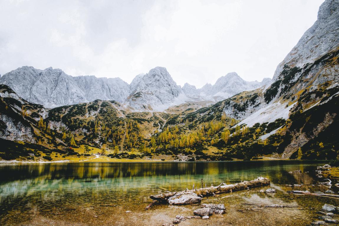 alpen-thealkamalsontheroad (25) Seeebensee mit Berge im Hintergrund
