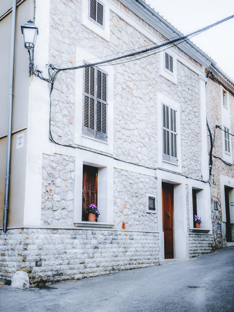 weißes Haus in Cairmari