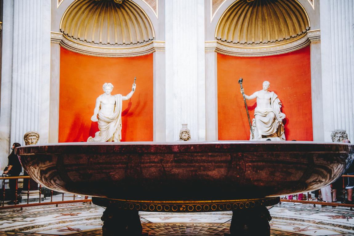 riesige Schale im Vatikanmuseum